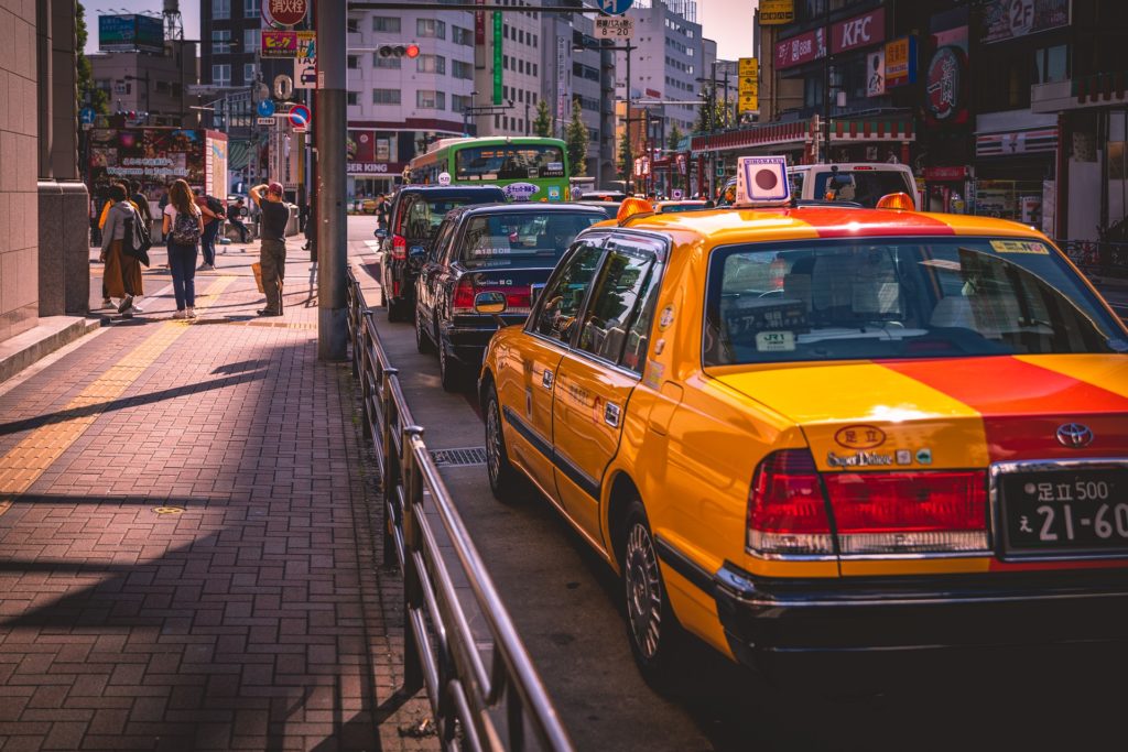 タクシー動画広告 日本